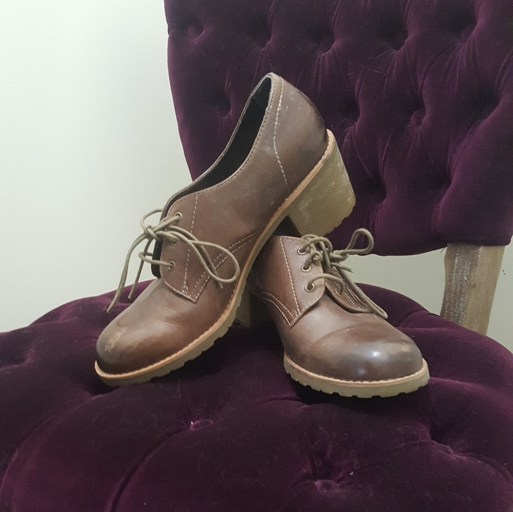 RARE Posy Dr Marten Oxford Heels Brown